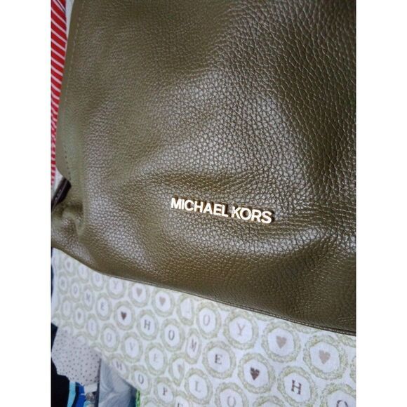 Michael Kors 38H9CZUH7L Evie Pebbled Leather Shoulder Bag Green - Picture 2 of 11